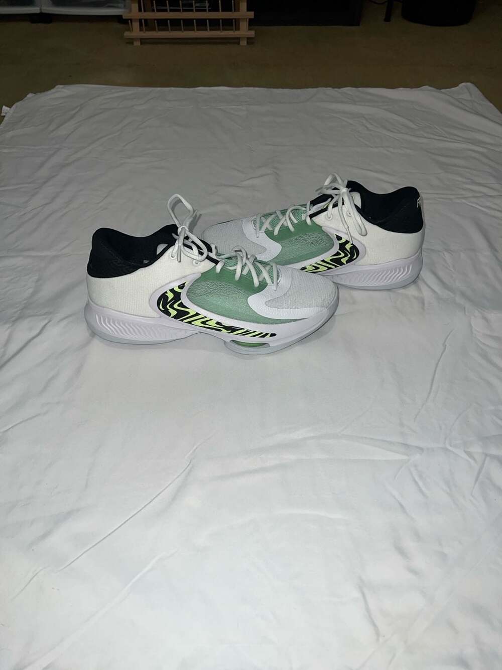 Nike Zoom Freak 4 Greek Coastline White Black Volt Basketball Shoes Size12